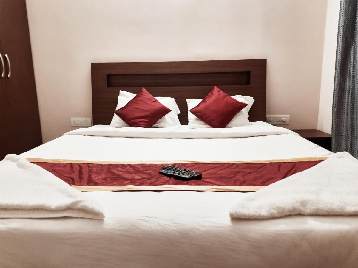 Hotel Royal Suites バンガロール エクステリア 写真
